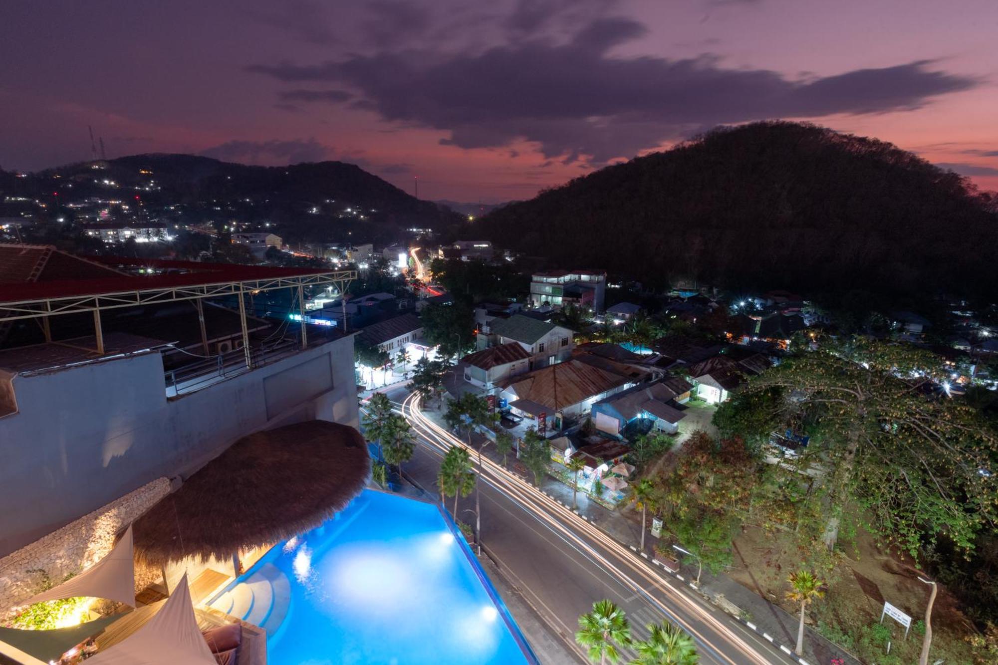 Zasgo Hotel ลาบวนบาโจ ภายนอก รูปภาพ