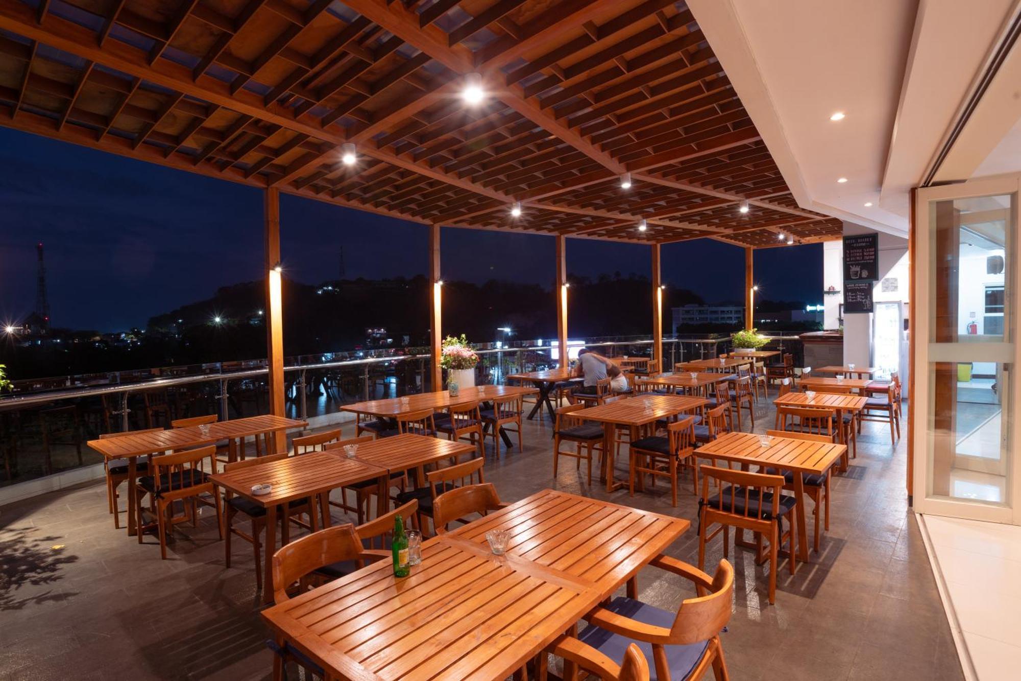 Zasgo Hotel ลาบวนบาโจ ภายนอก รูปภาพ