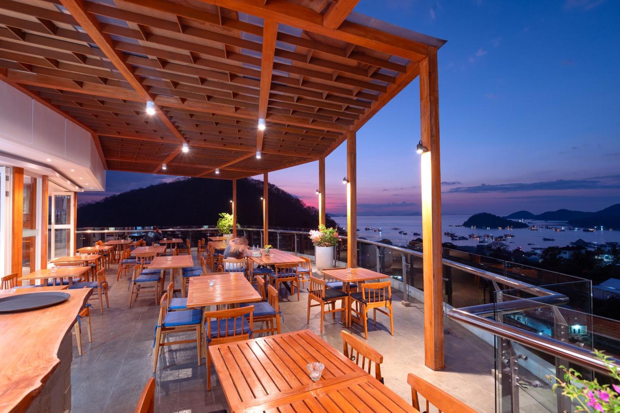 Zasgo Hotel ลาบวนบาโจ ภายนอก รูปภาพ