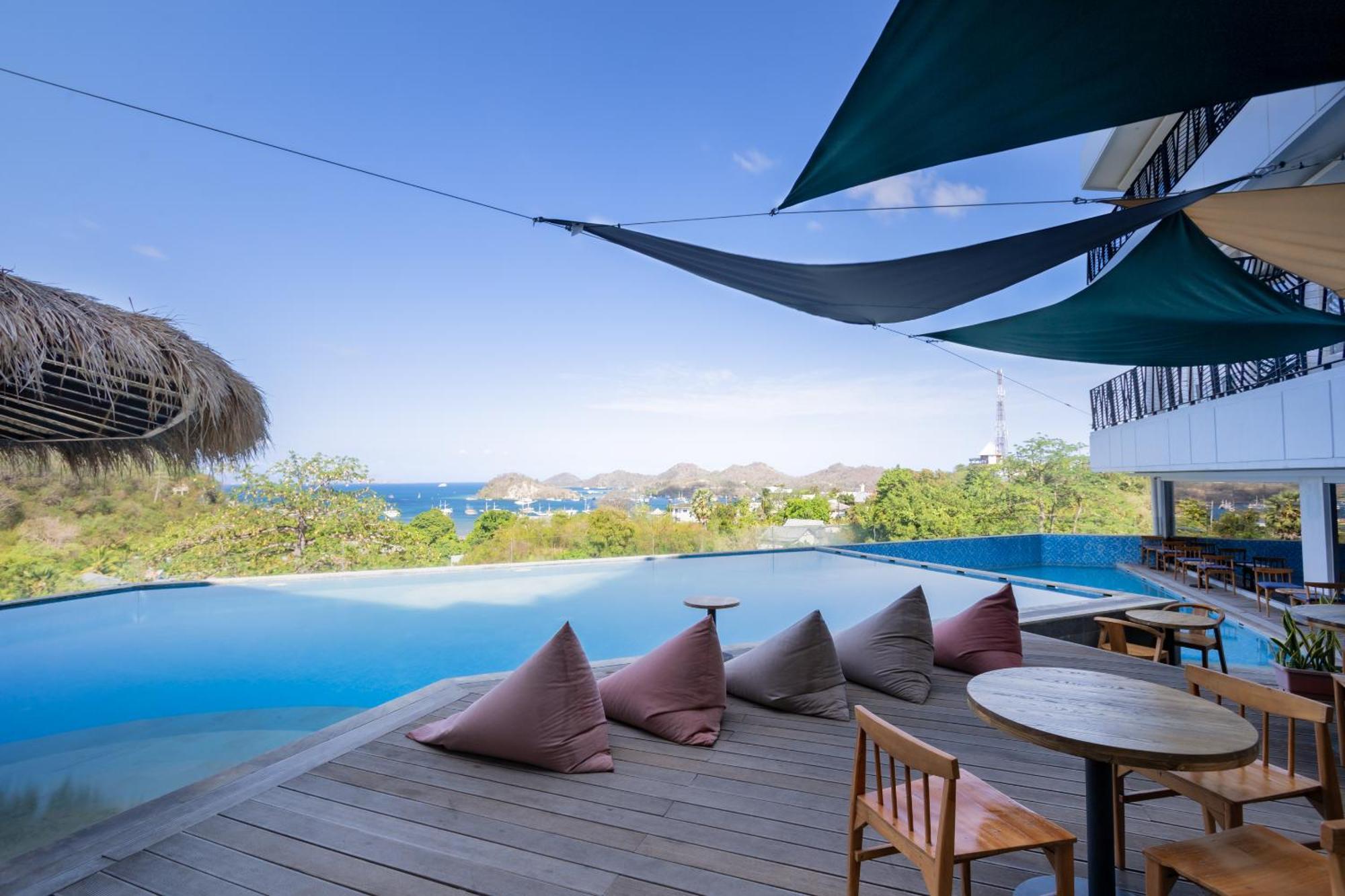 Zasgo Hotel ลาบวนบาโจ ภายนอก รูปภาพ