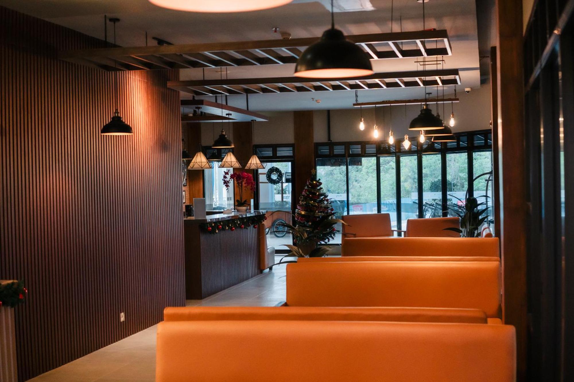 Zasgo Hotel ลาบวนบาโจ ภายนอก รูปภาพ