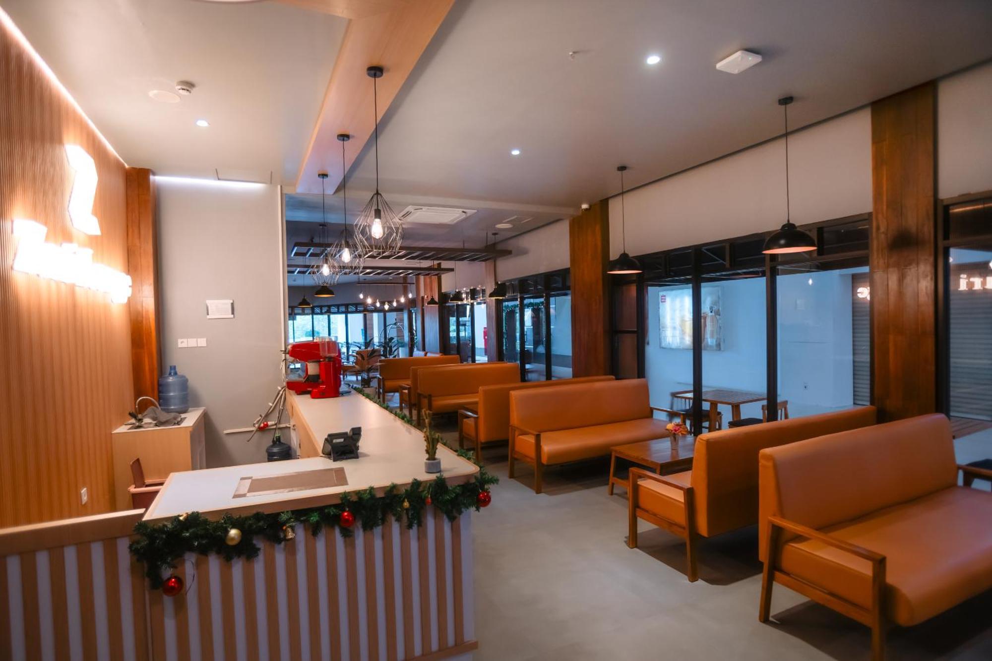 Zasgo Hotel ลาบวนบาโจ ภายนอก รูปภาพ